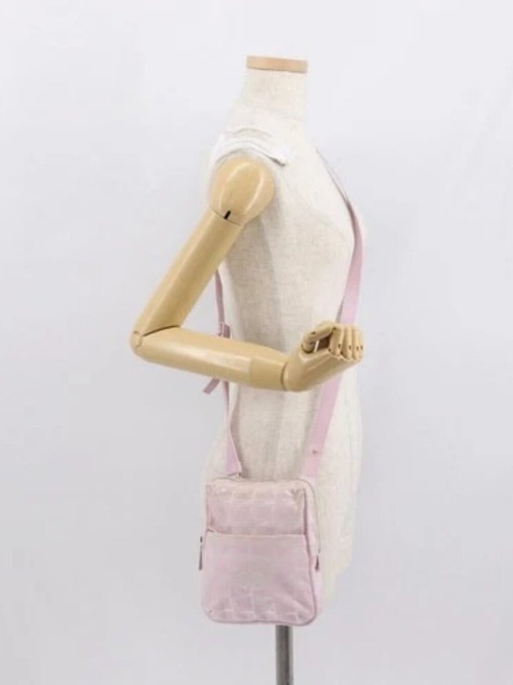 CHANEL New Travel Line Shoulder Bag Nylon Pink Gold CC Auth 163276 - Picture 13 of 15
